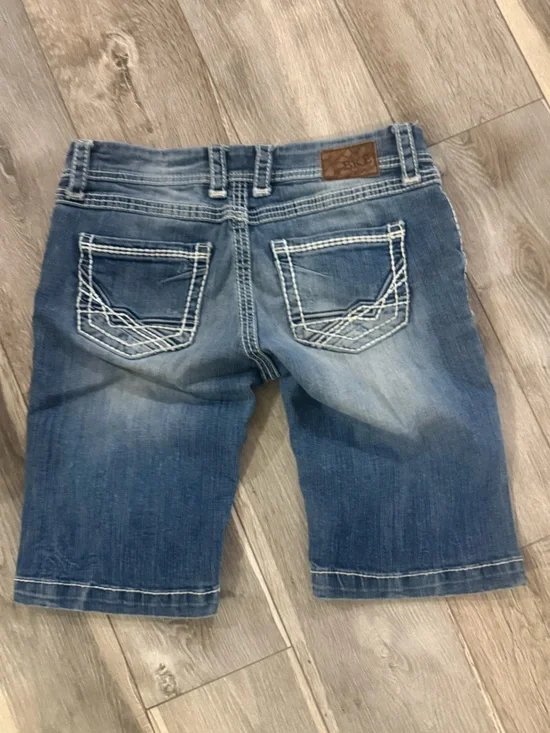 BKE Women's Blue Distressed Jean Shorts - Picture 3 of 3